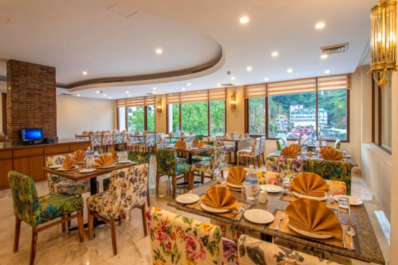 8fold By Larisa Hotel