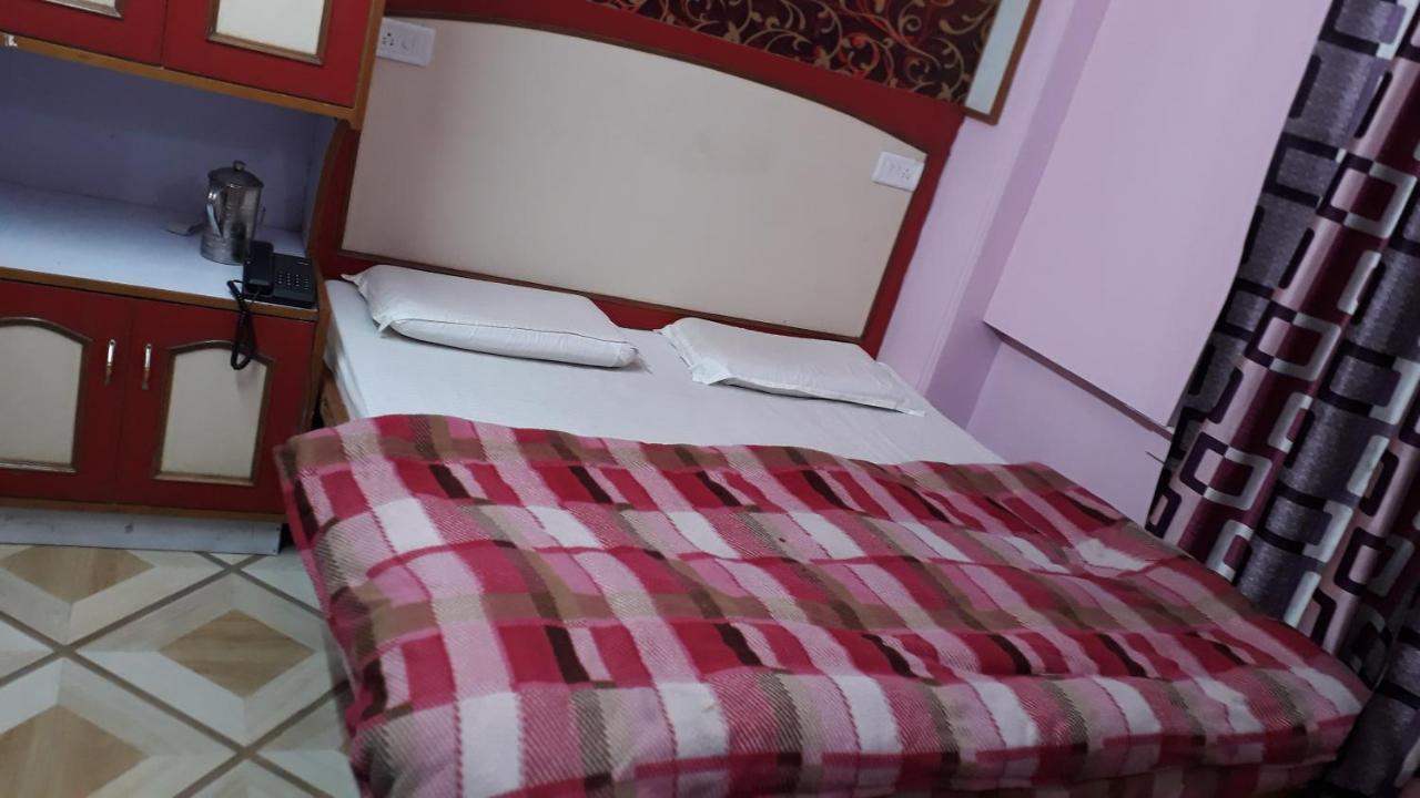 Budget Royal Near Kali Bari Temple, -