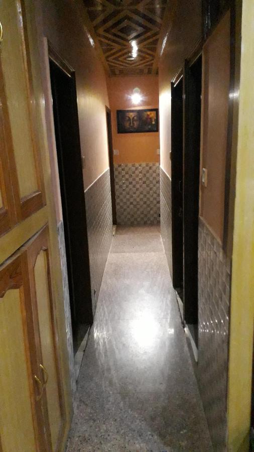 Hotel Budget Royal Near Kali Bari Temple, - 4*