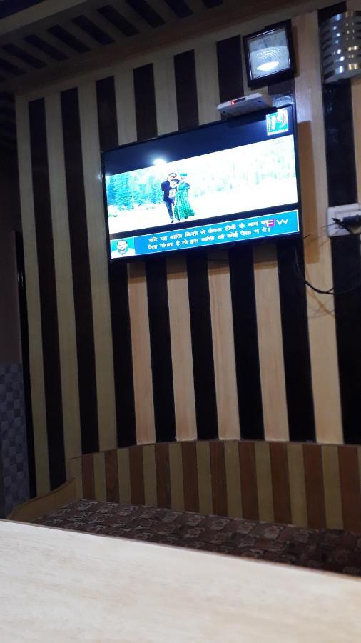Hotel Budget Royal Near Kali Bari Temple, - 4*