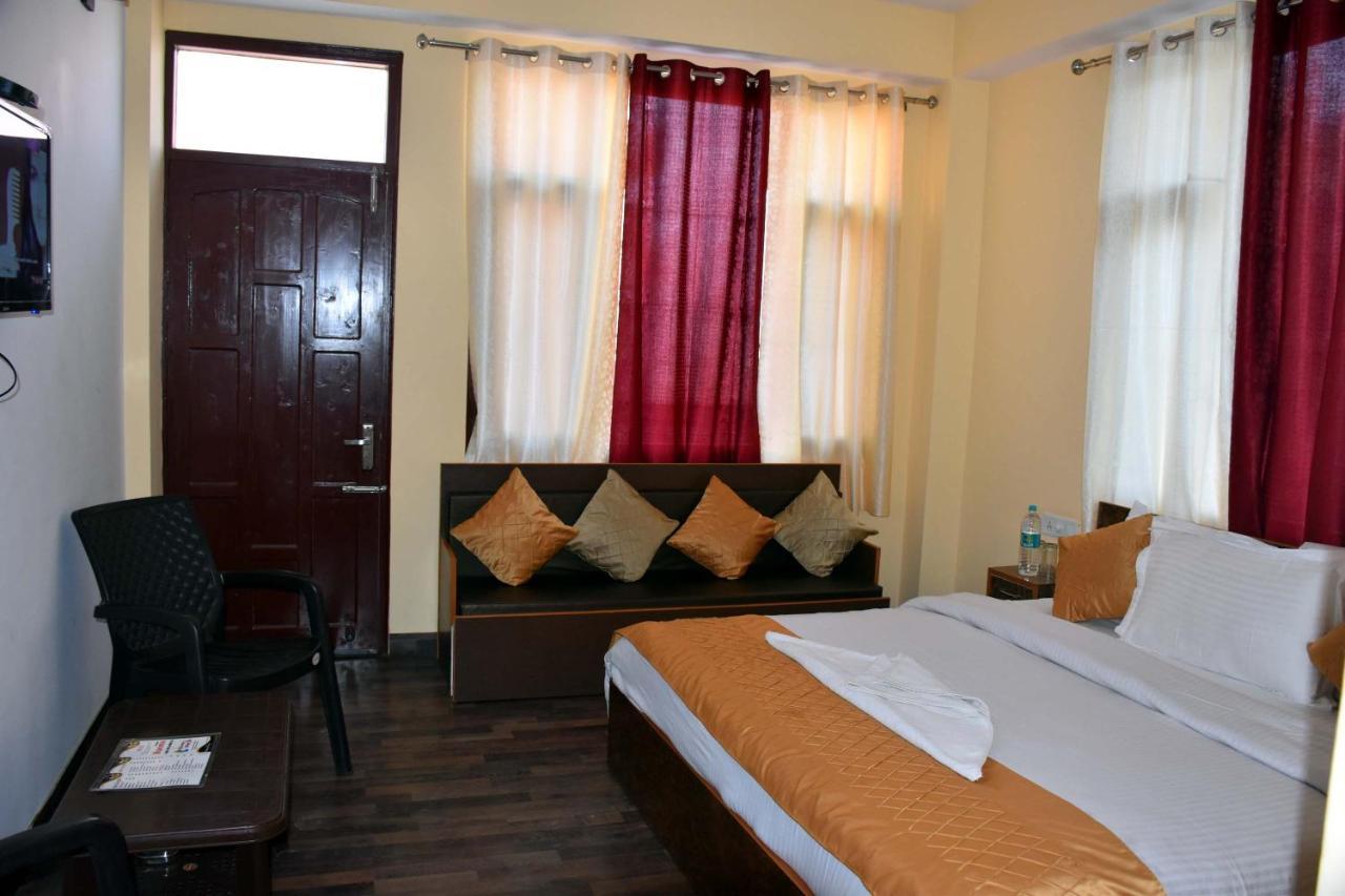 Whistling Alpines Hotel Shimla