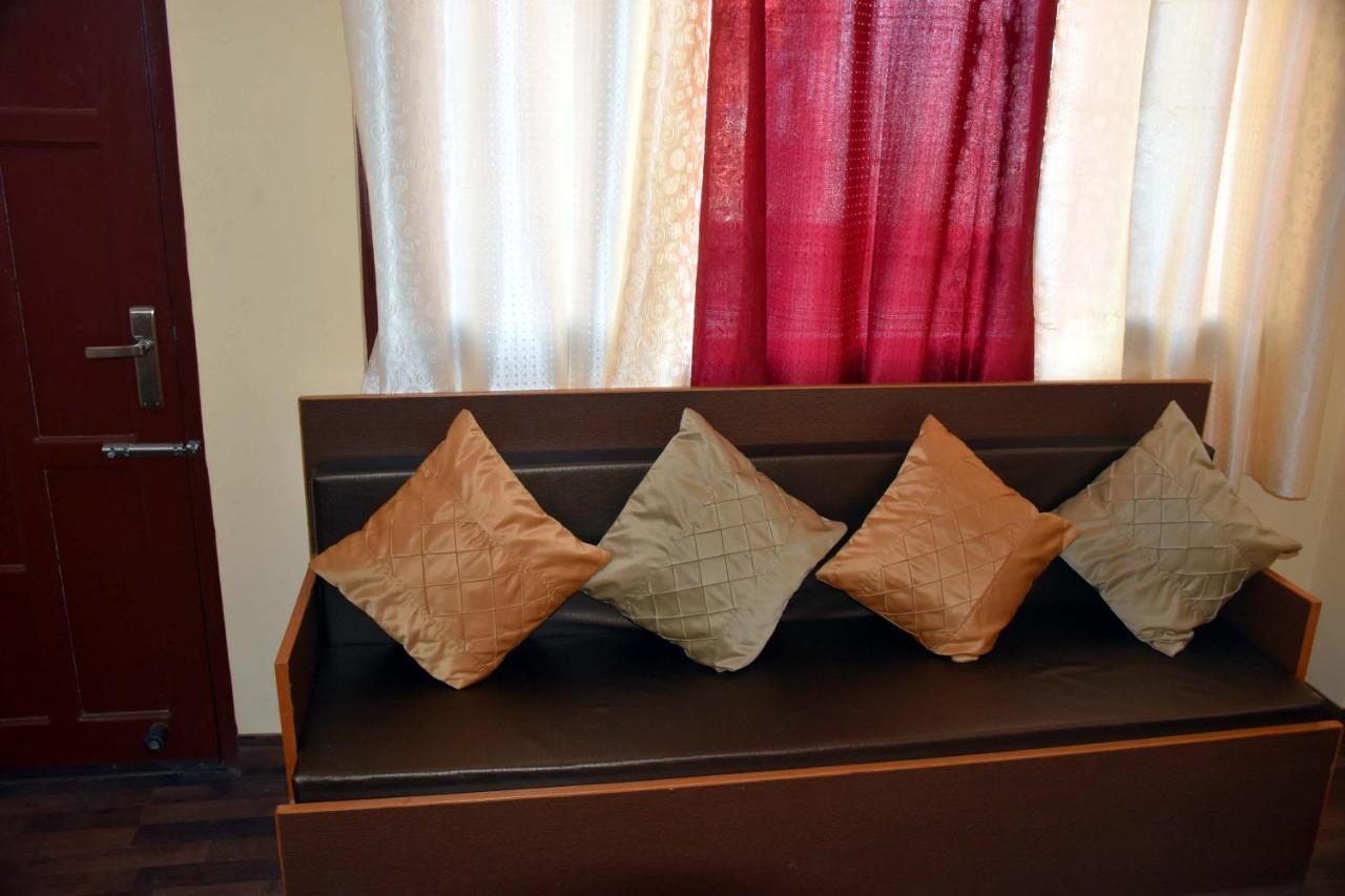 Hotel Whistling Alpines Shimla