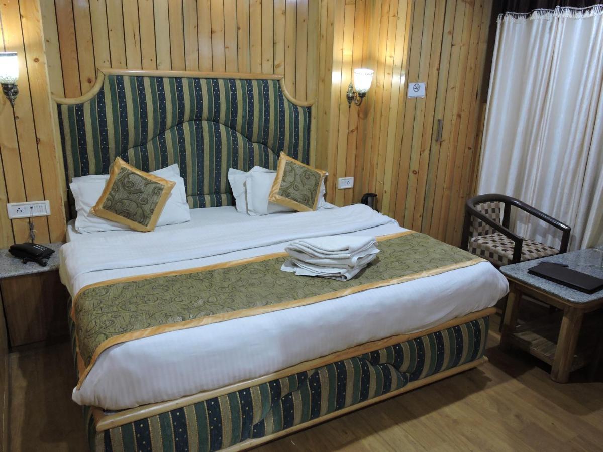 Chaman Palace Hotel