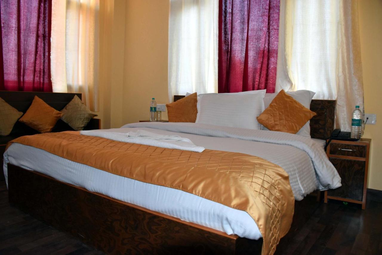 Whistling Alpines Hotel 3*