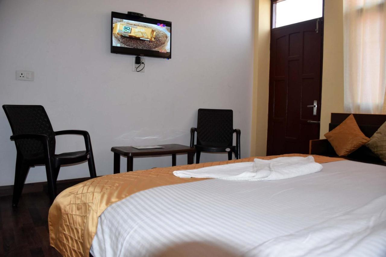 Whistling Alpines Hotel Shimla