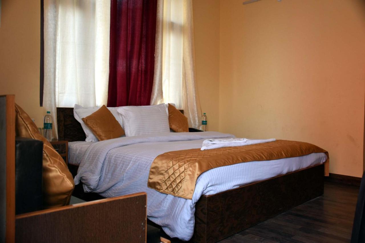 Whistling Alpines Hotel