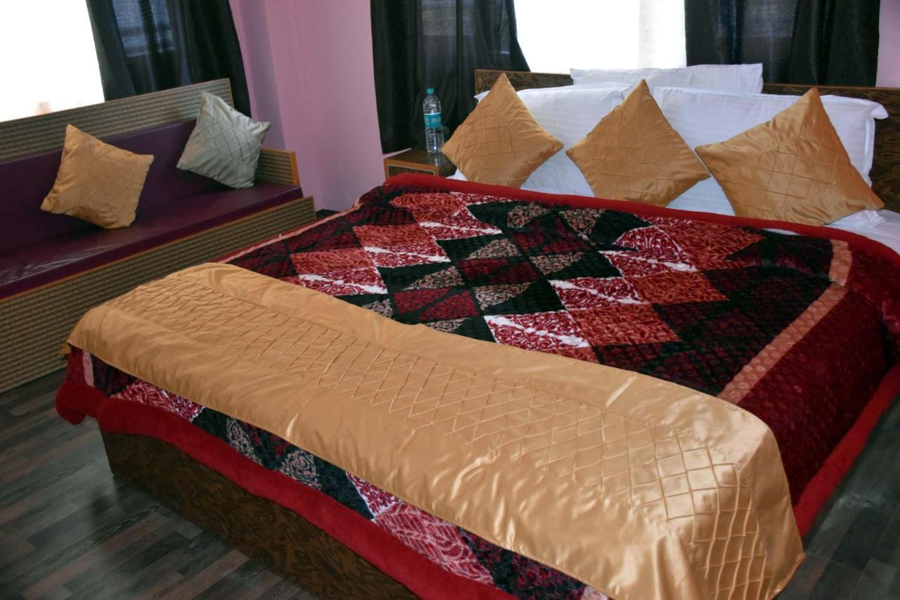 Whistling Alpines Hotel 3*
