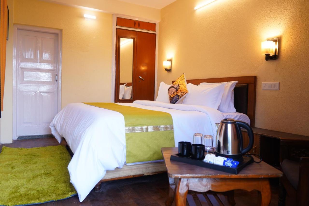Jakhu Vibes Bed & Breakfast