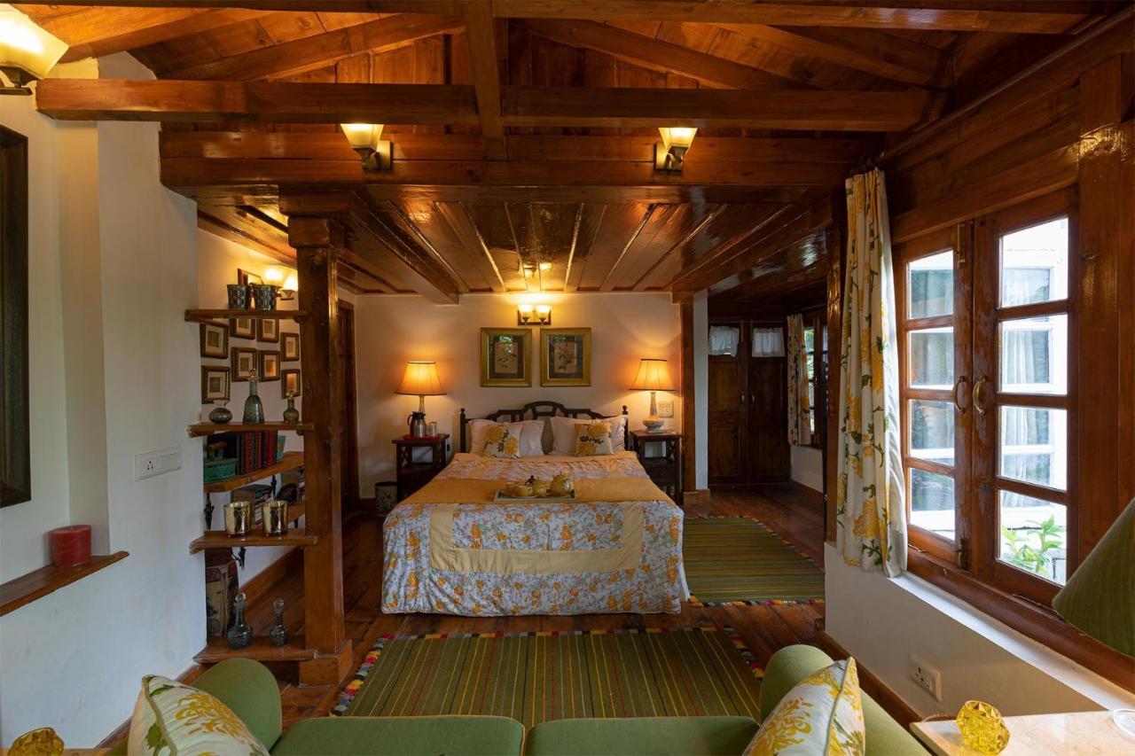 Stayvista At Violet Hill With Bonfire, Gazebo & Hill View * Shimla