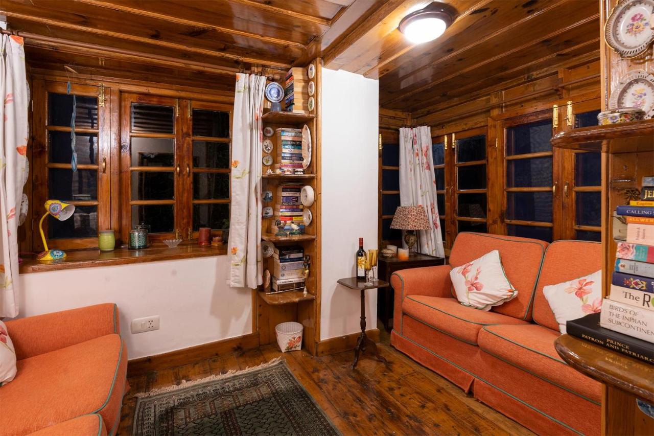 Villa Stayvista At Violet Hill With Bonfire, Gazebo & Hill View Shimla