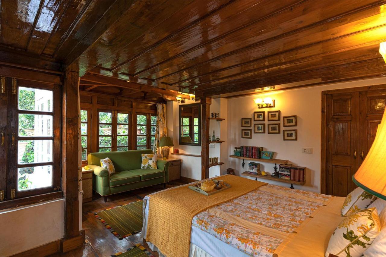 Villa Stayvista At Violet Hill With Bonfire, Gazebo & Hill View *