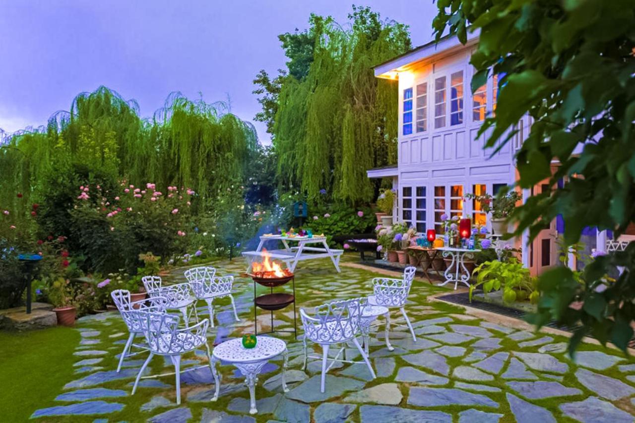 Stayvista At Violet Hill With Bonfire, Gazebo & Hill View Villa
