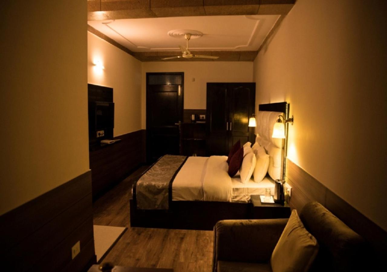 Apple Rose Hotel 2*