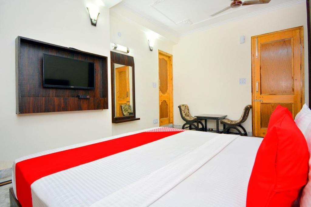 Vivek Palace 3*