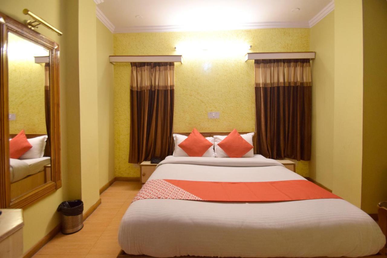 Hotel Oyo 4479 Rock Heaven 3*