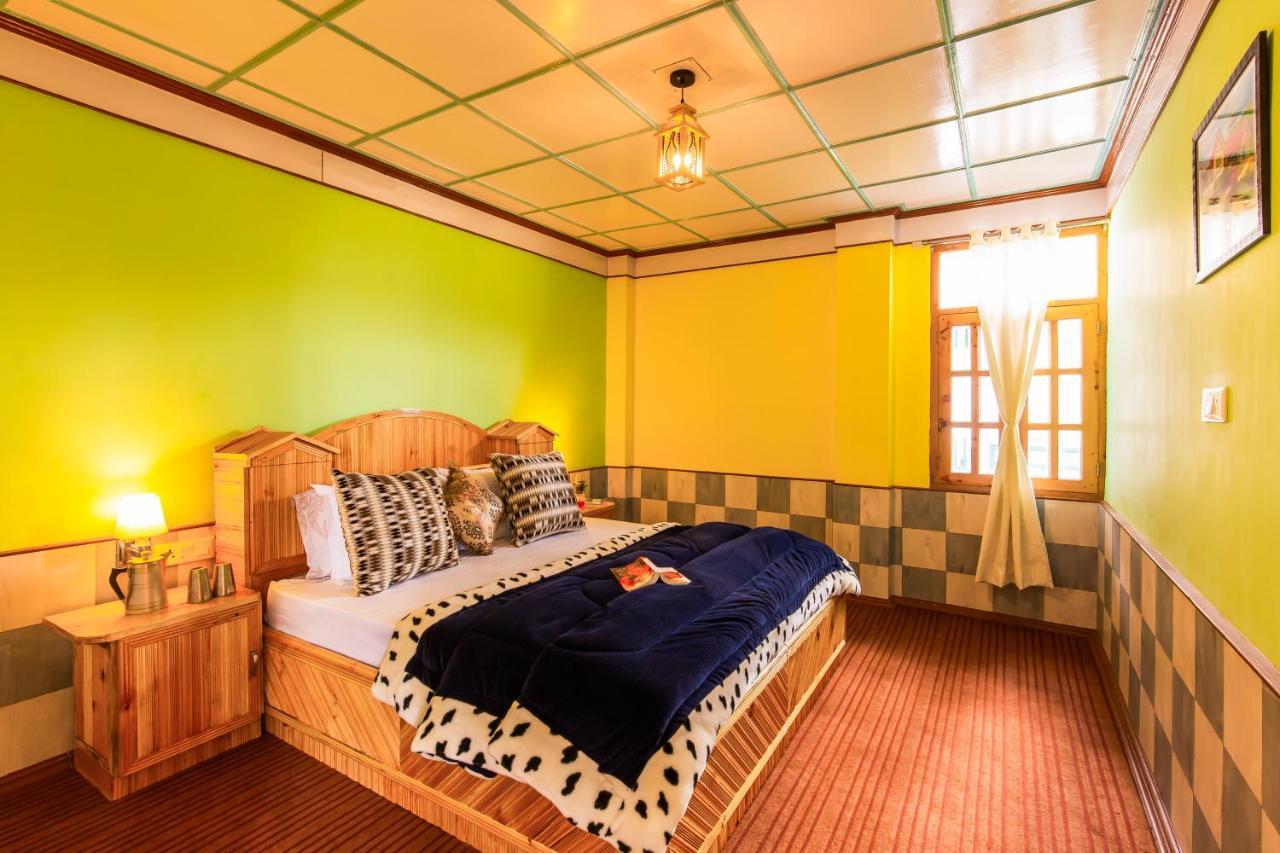 Homestay Zostel Homes Kotkhai