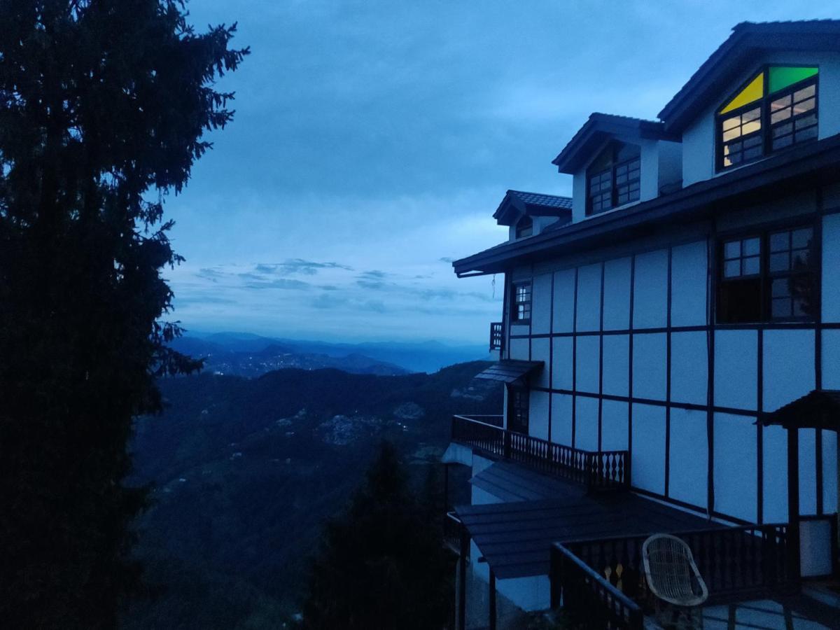 Sugar Cube Retreat Hostel *