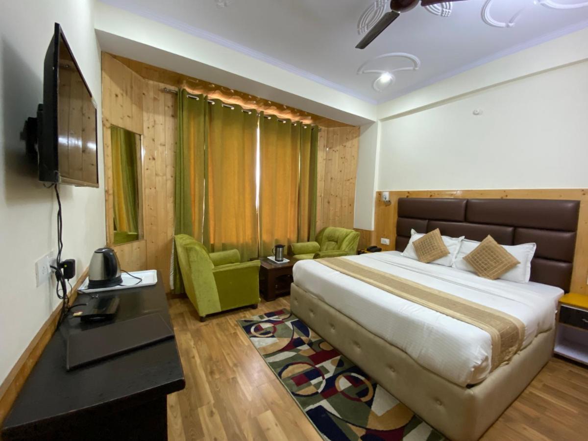 Hotel The Royal Vista