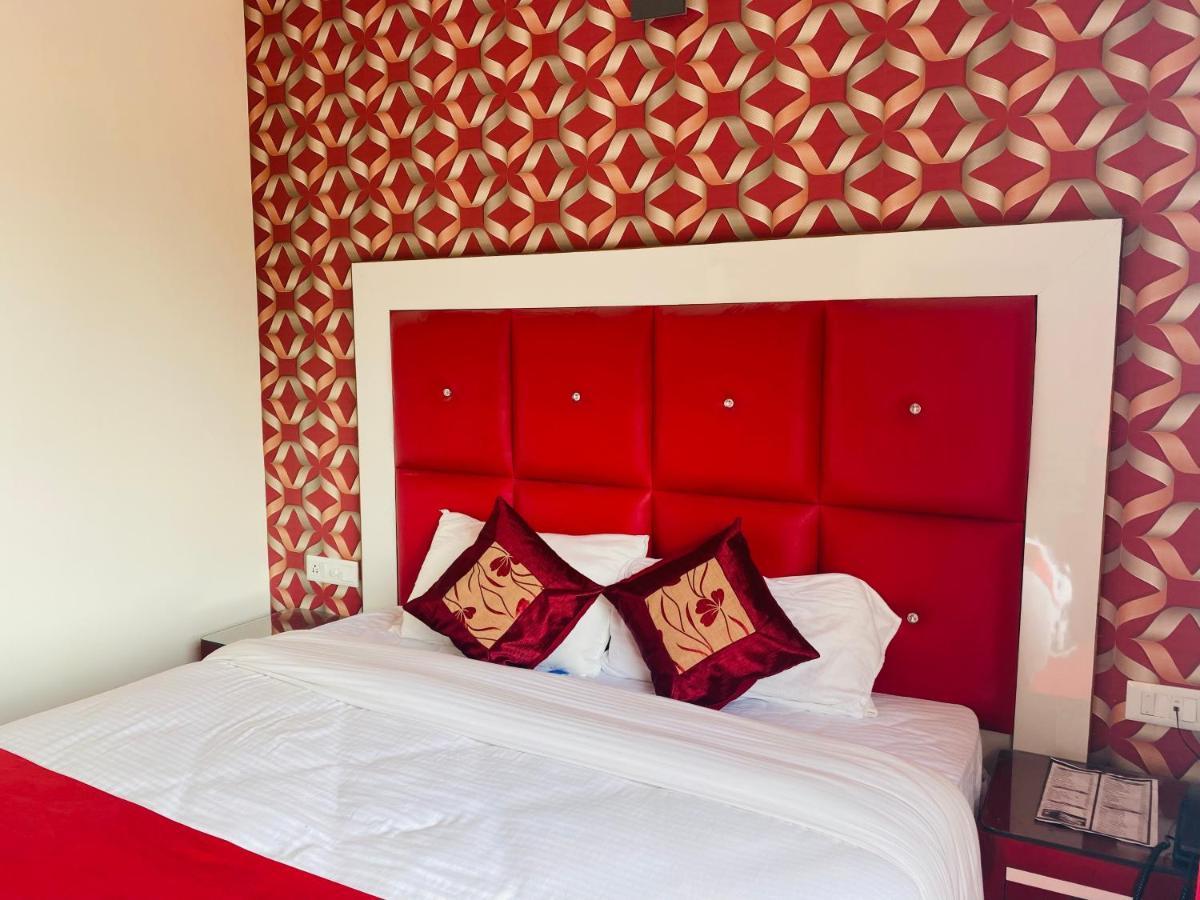 Hotel Royal Mashobra: Mountain And Valley Views Shimla