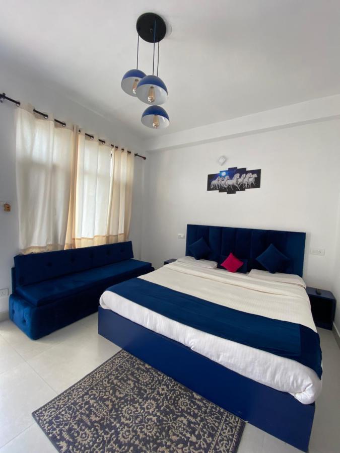 Bed & Breakfast Parimahal Homestay *