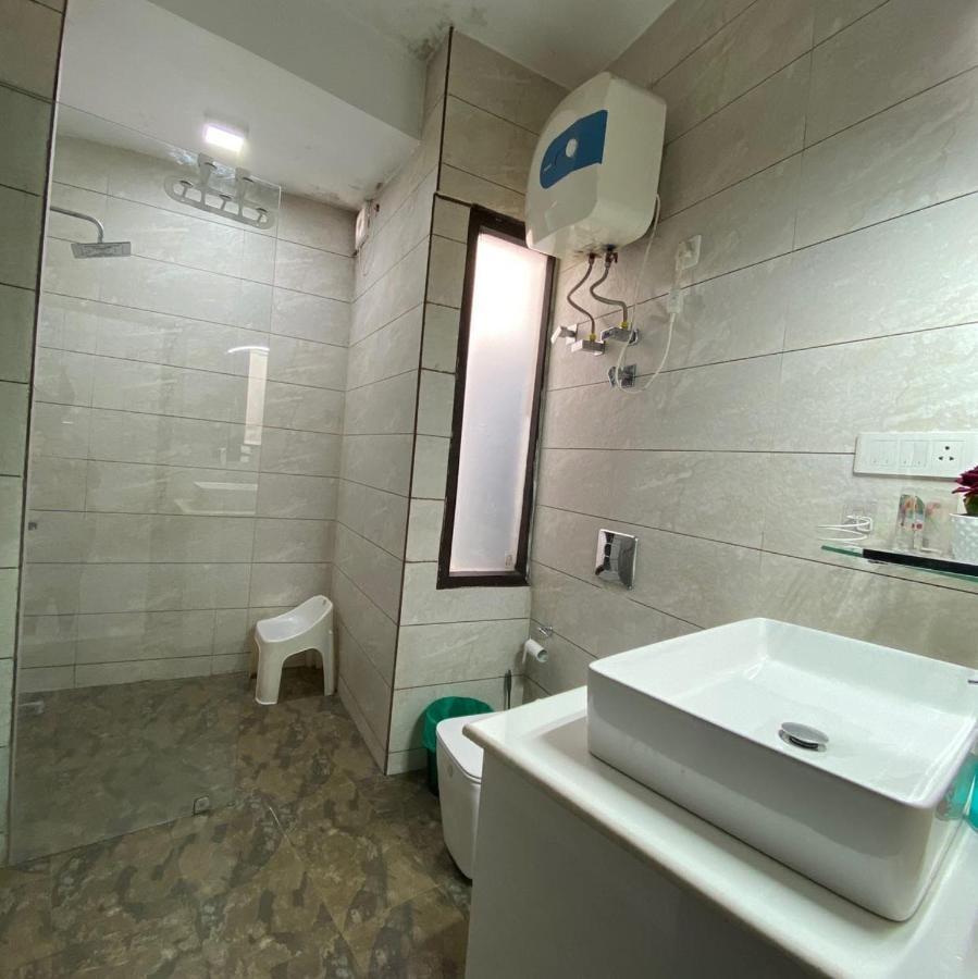 Bed & Breakfast Parimahal Homestay