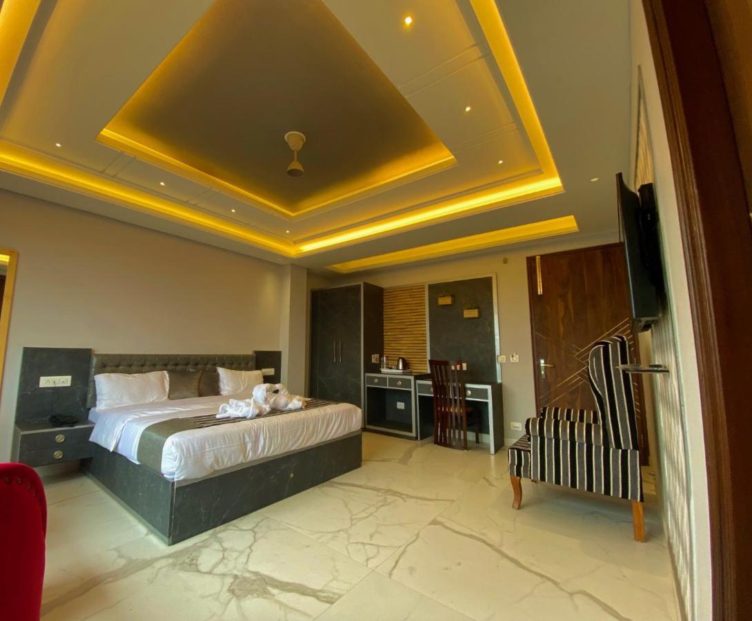 The Westberry 50mtrs Offroading And 50 Mtrs Nature Path Bed & Breakfast Shimla