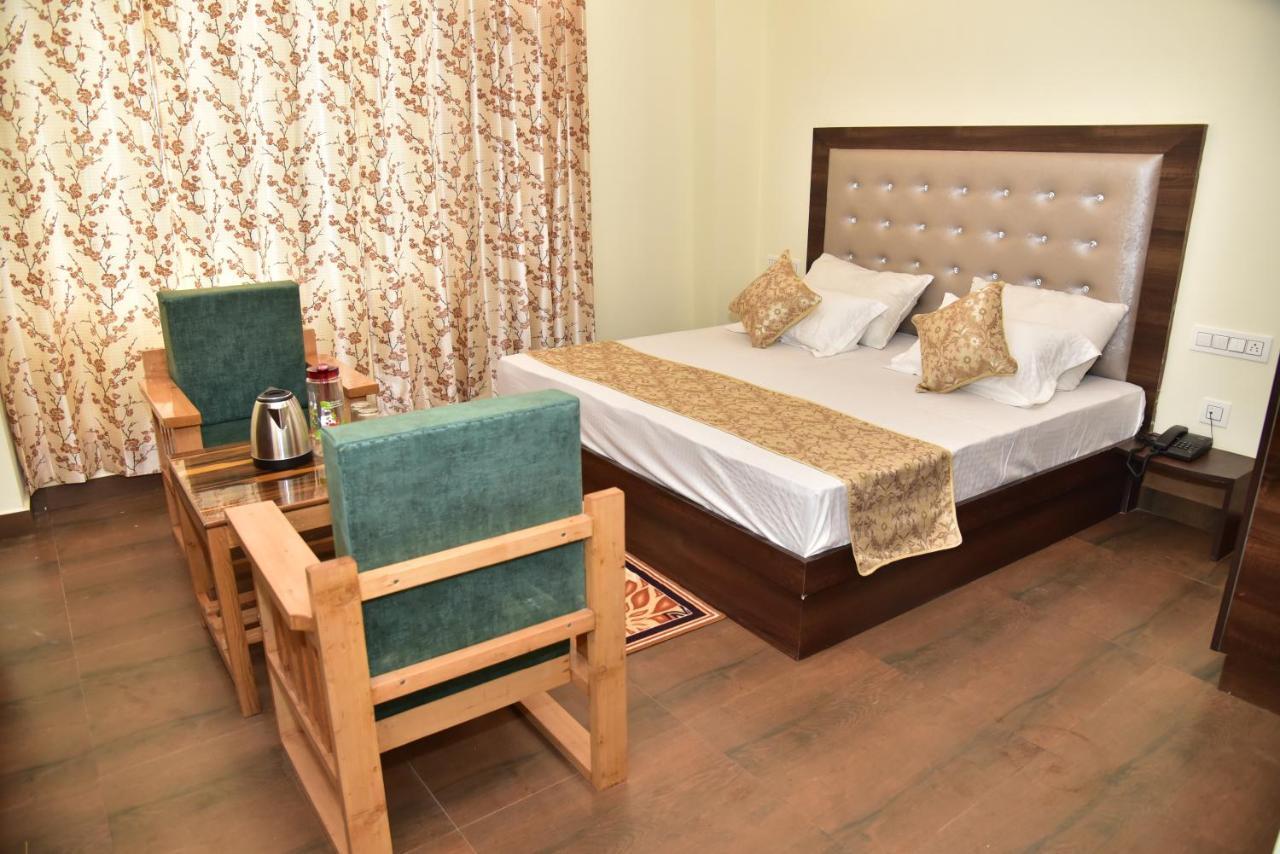 Royal Cedar B&B * Shimla