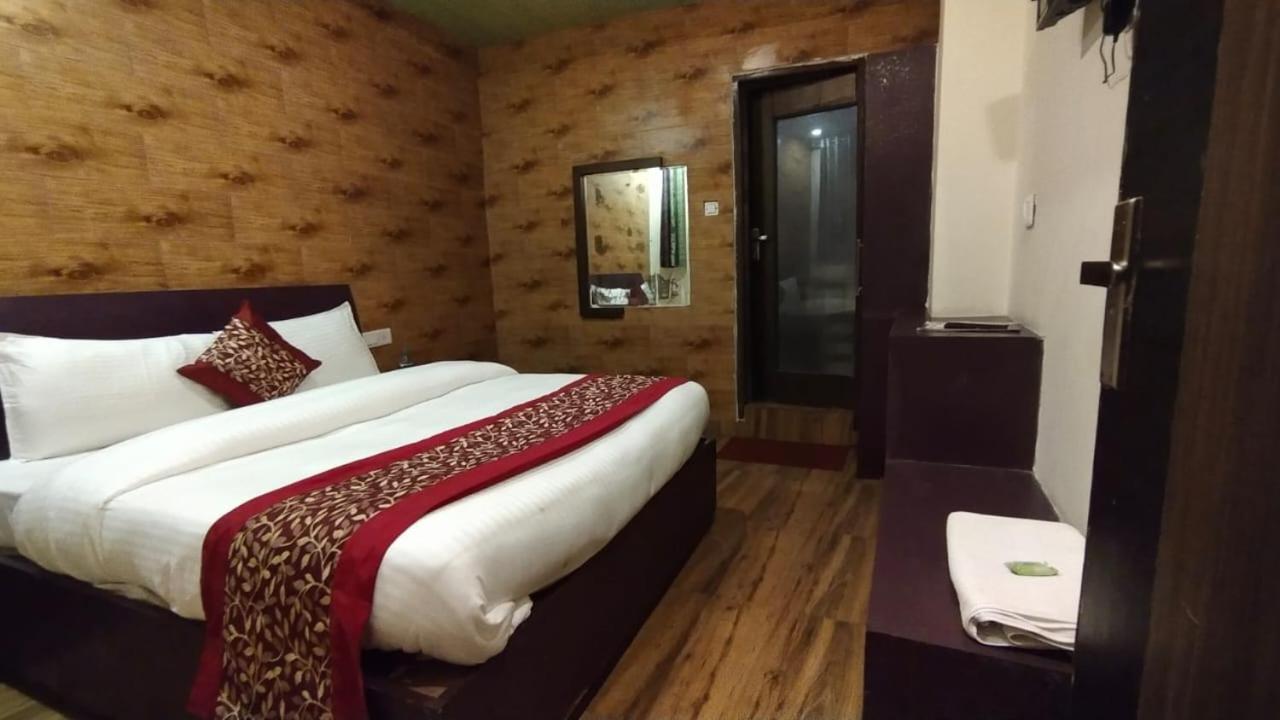Hotel Magic Stays - Royale - Free Pickup From Railway Station
