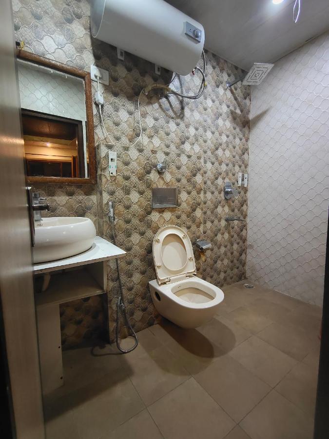 Hotel Magic Stays - Royale - Free Pickup From Railway Station 2*