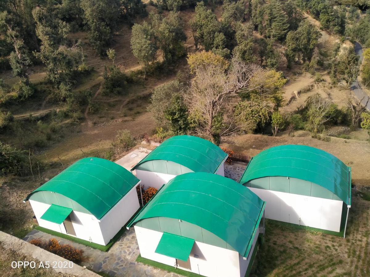 Oak Retreat Huts *