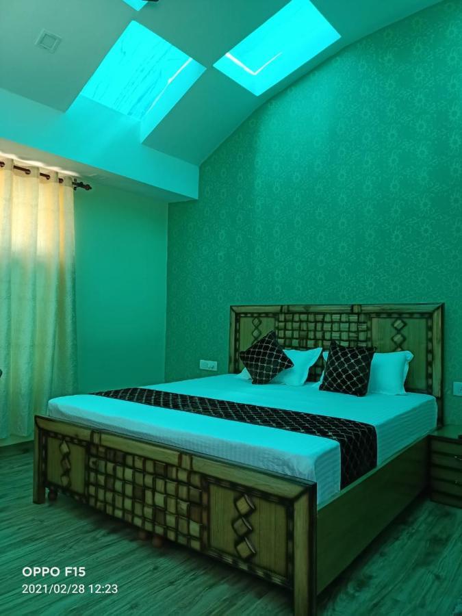 Oak Retreat Huts Bed & Breakfast *
