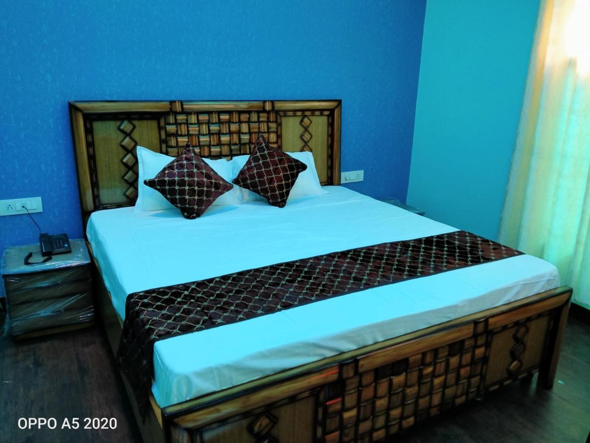 Oak Retreat Huts Bed & Breakfast