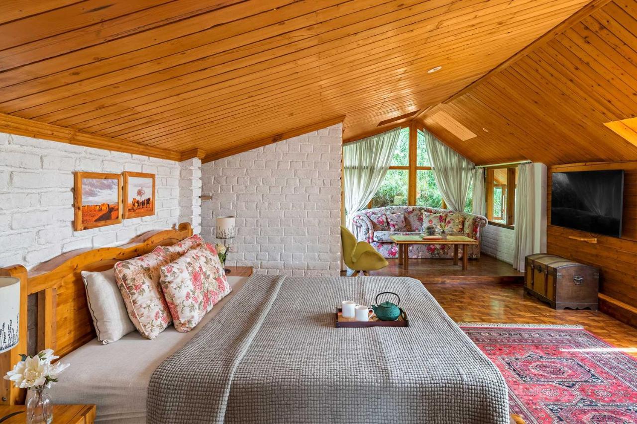 Saffronstays Ekam, Chail - Forest Near Chail Cricket Ground Villa *