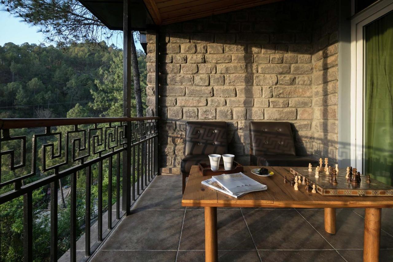 Saffronstays Ekam, Chail - Forest Near Chail Cricket Ground *
