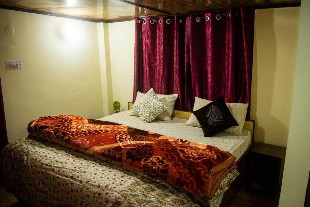 Deodar Dakbangla-kufri Holiday home