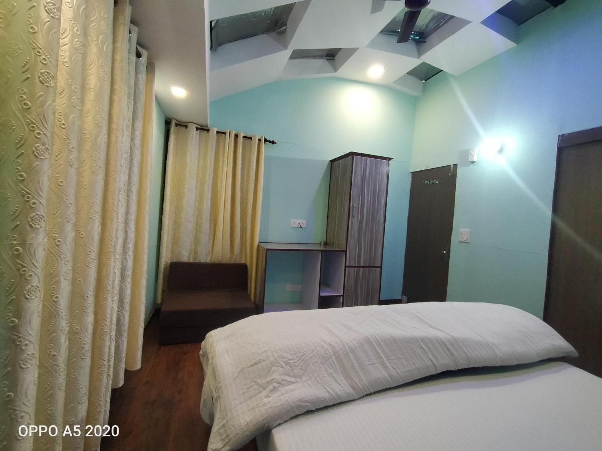 Oak Retreat Huts Bed & Breakfast Shimla