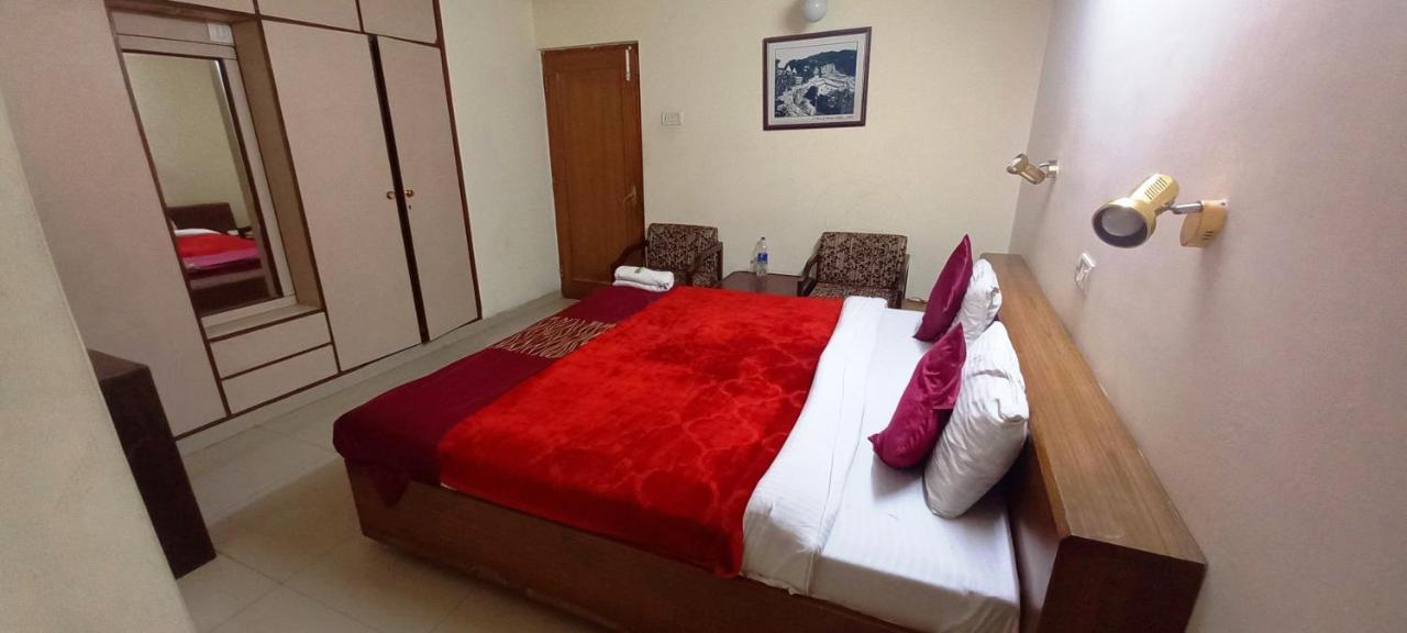 Bed & Breakfast Tara Near Mall Road *