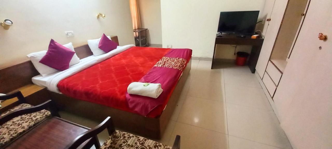 Bed & Breakfast Tara Near Mall Road *