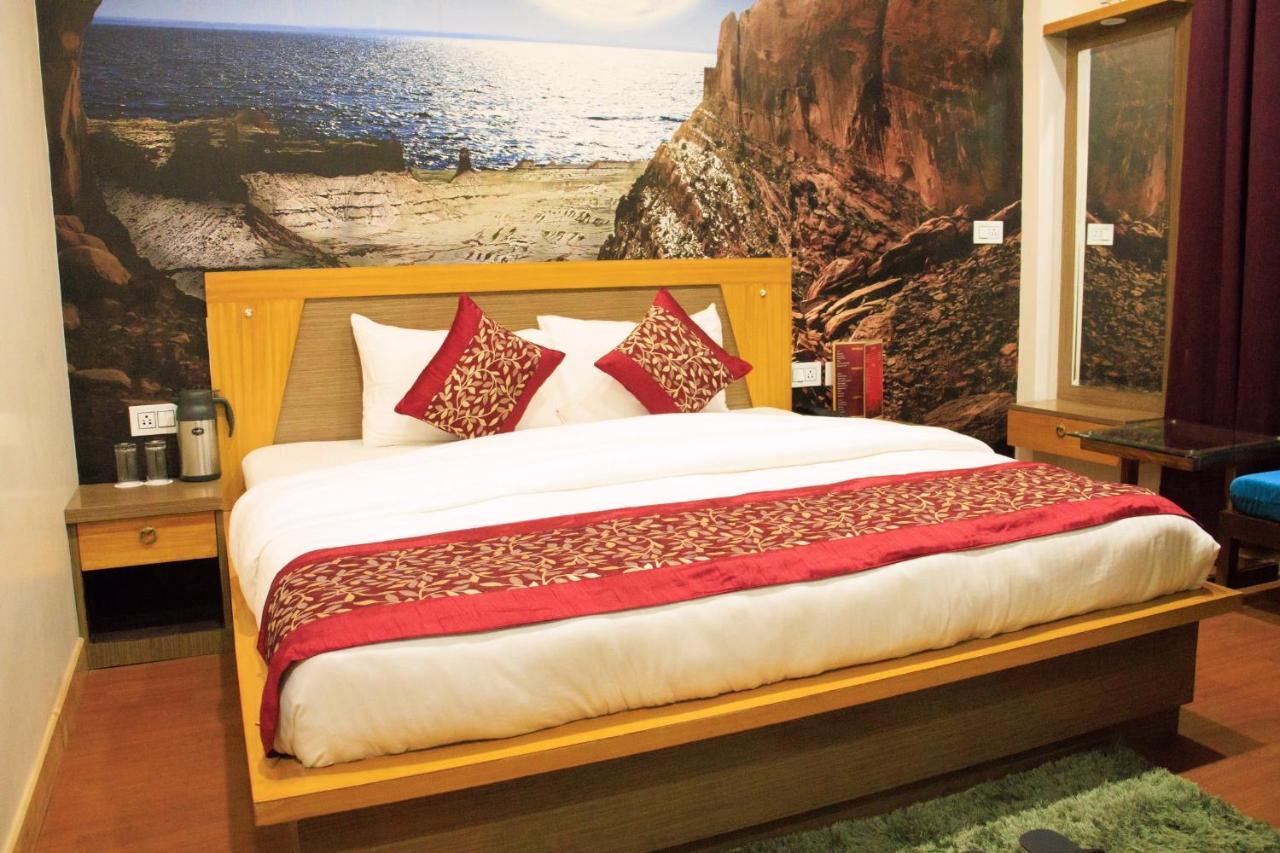 Sleeping Buddha View L In Near Mall Road * Shimla