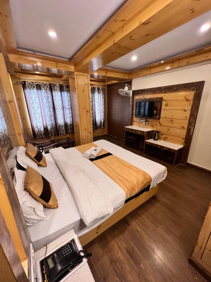 Crystal Hotel Hotel
