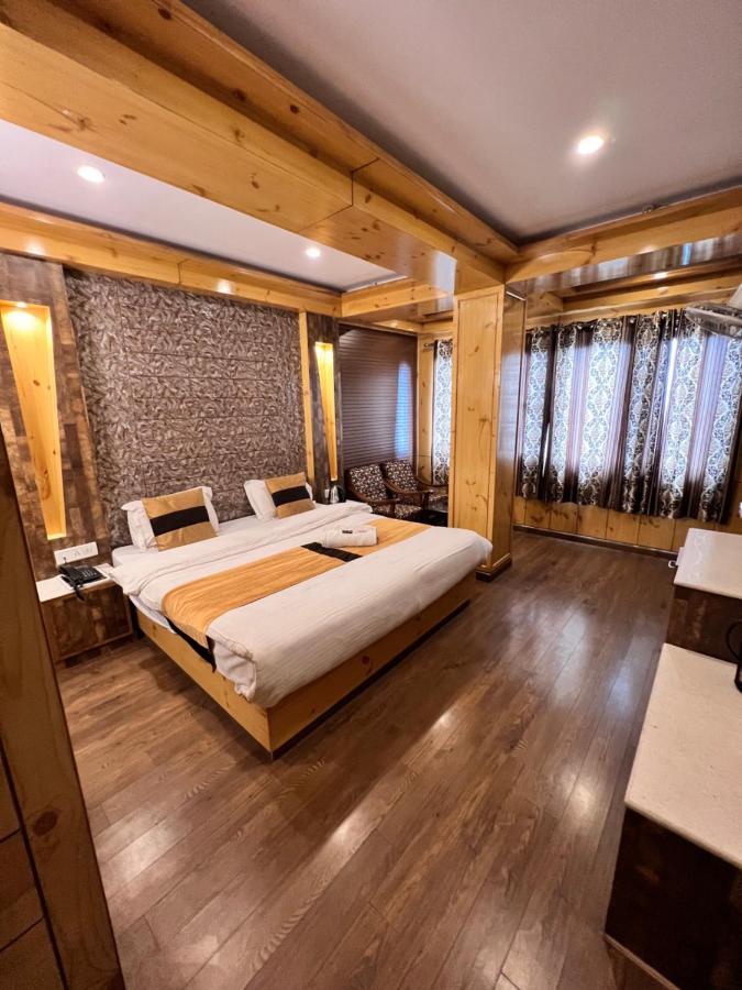 Crystal Hotel 3*