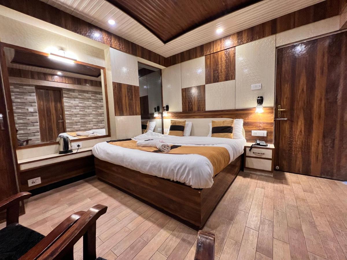 Hotel Crystal Hotel 3*