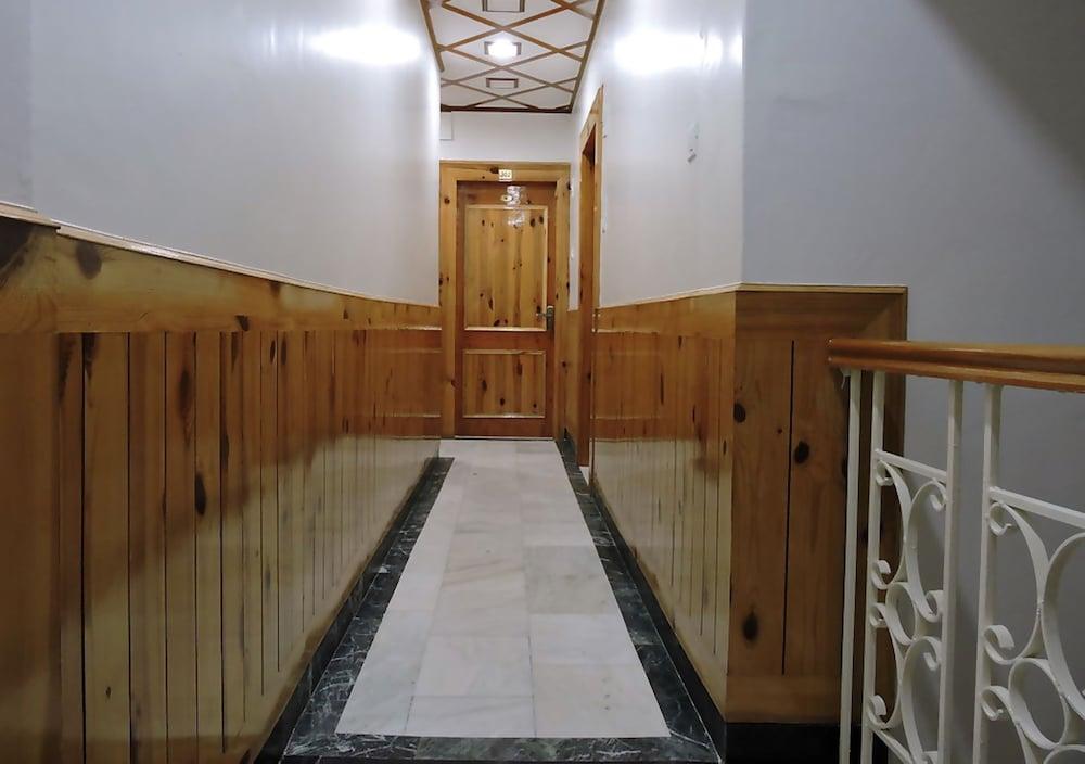 Oyo 2400 Chaman Palace Hotel Shimla