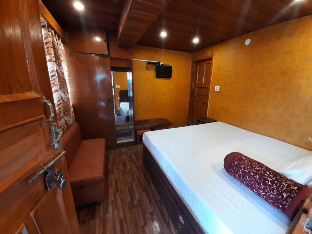 Samrat Ss Hotel