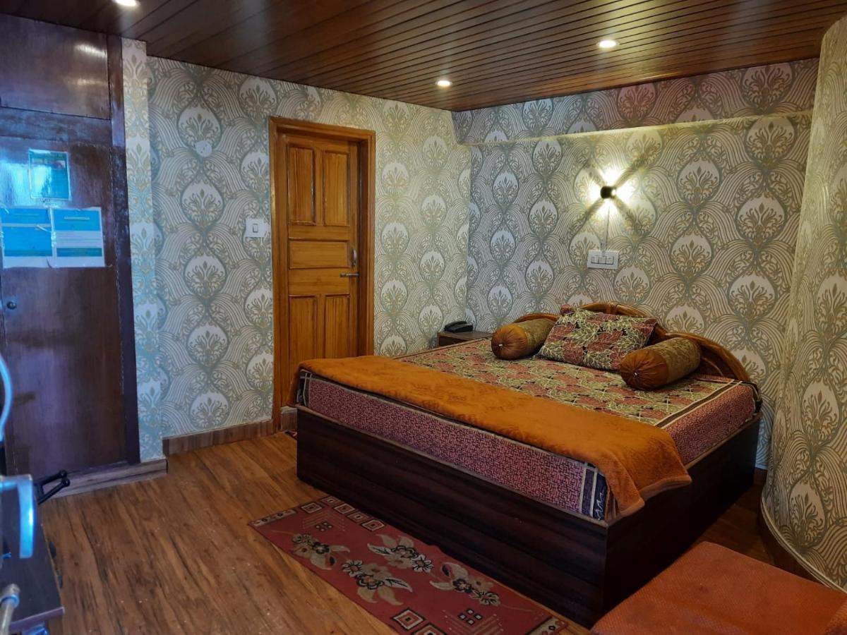 Samrat Ss Hotel *