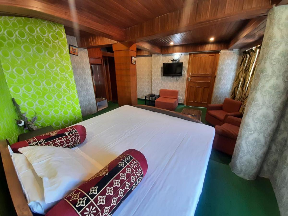Hotel Samrat Ss *