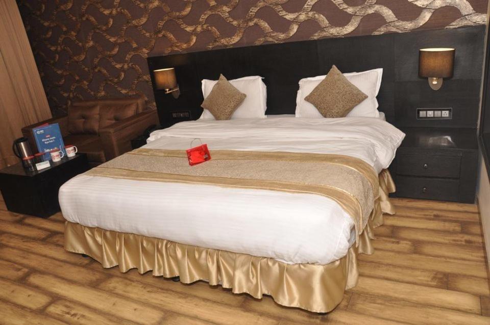 Hotel Gulmarg Regency Shimla