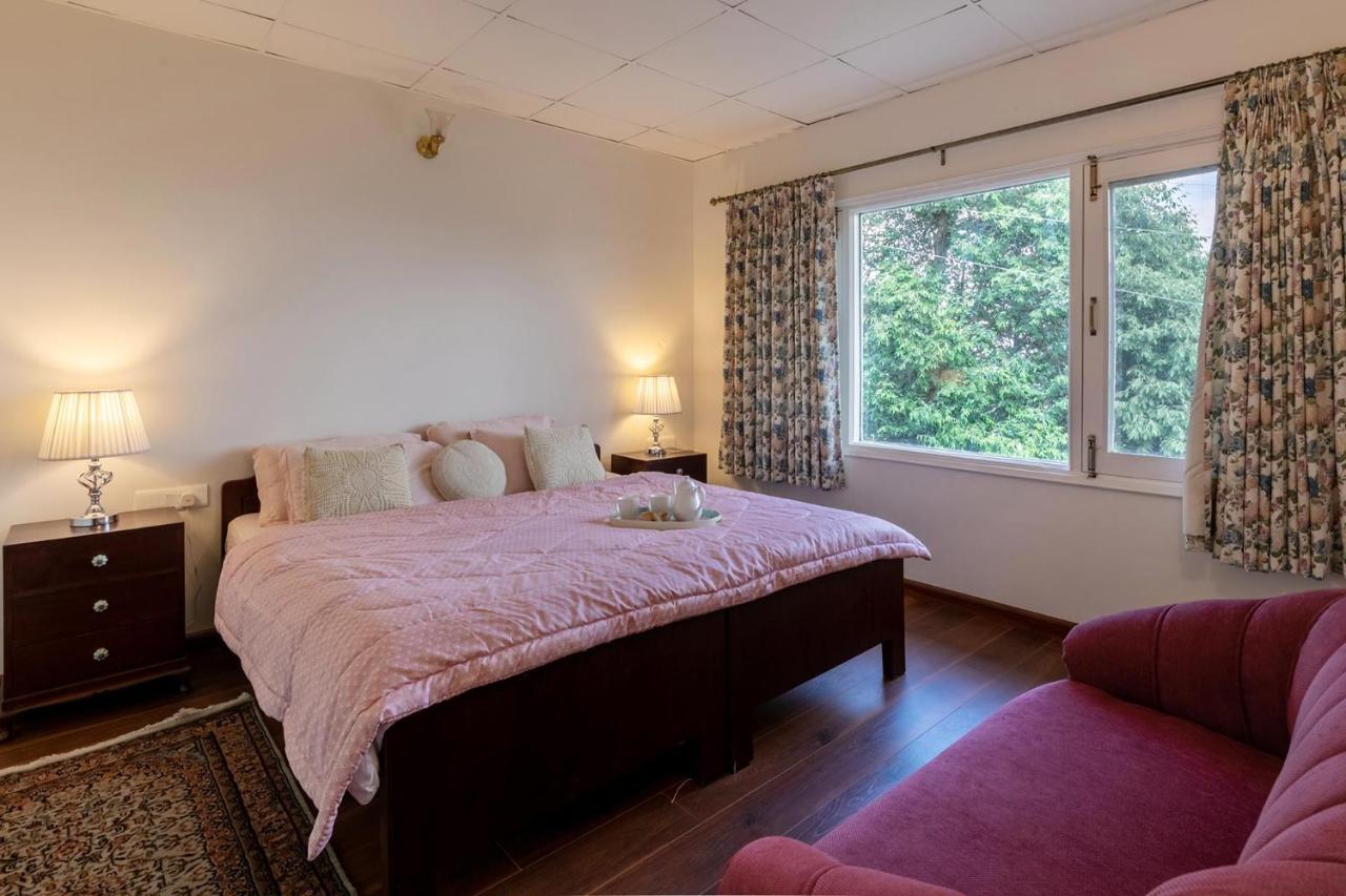 Stayvista At Woodrose Estate With Scenic Views *