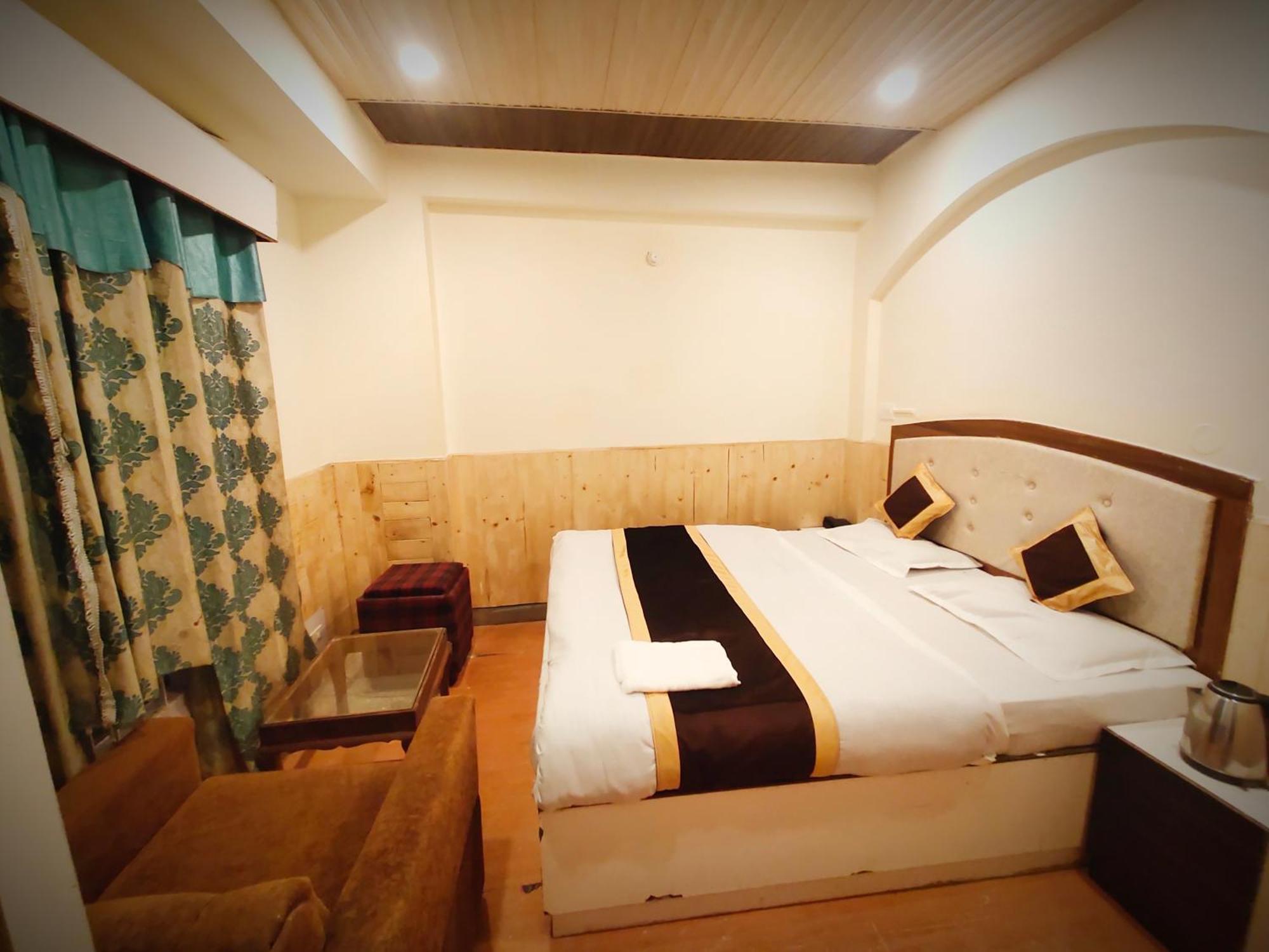 Shorya Regency Near Mall Road Hotel Shimla