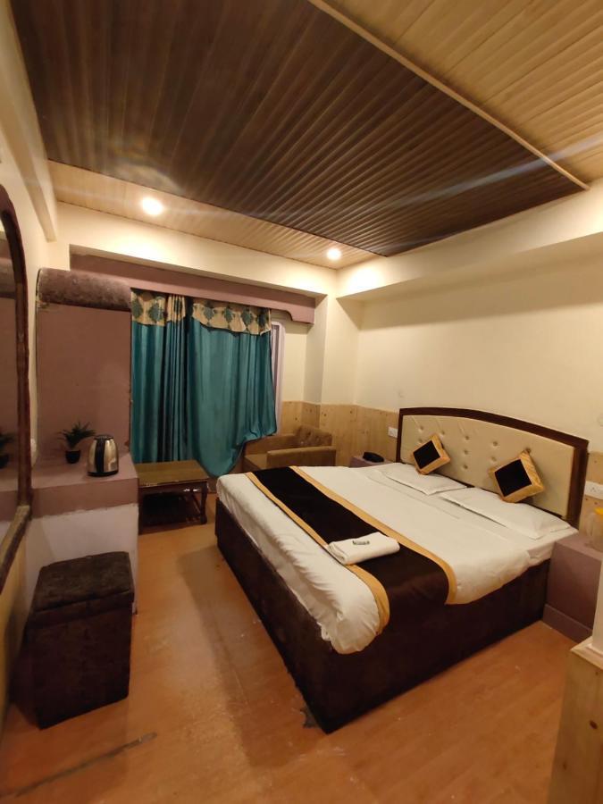 Shorya Regency Near Mall Road 2* Shimla